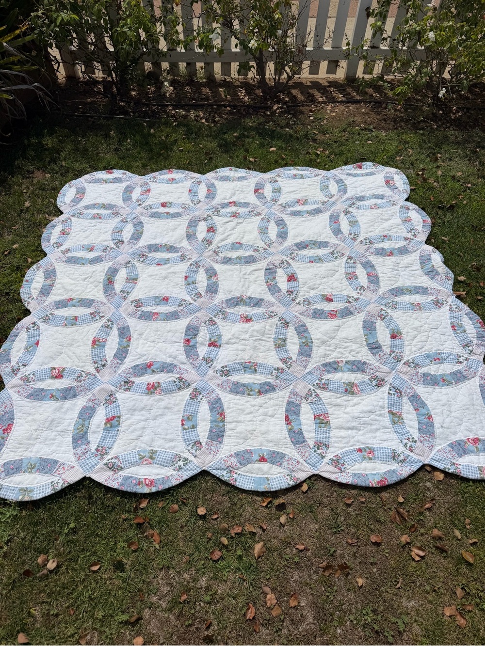 VTG 90s Floral Double Wedding Ring Quilt Scallop Edge Hand Quilted 81x81 FLAWS